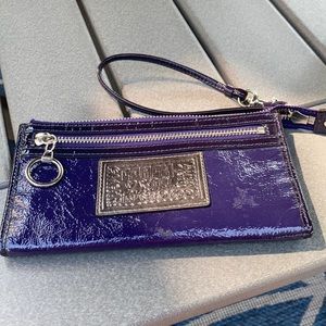 Coach Poppy wallet no rips or tears never used